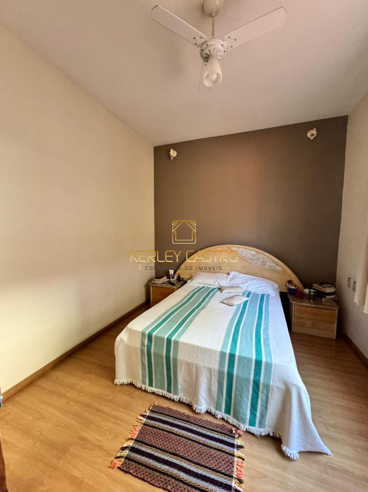 VENDO ÓTIMA CASA-STª RITA DE CÁSSIA - CARMO